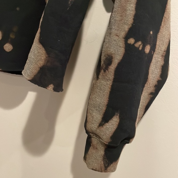 Cropped tie-dye shoulder, cut out sweatshirt, size medium - Picture 2 of 4